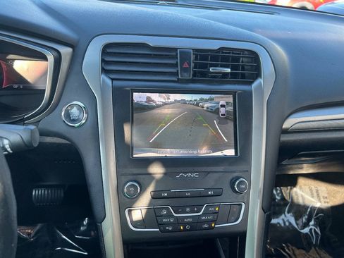 Used 2020 Ford Fusion SE FWD image 35