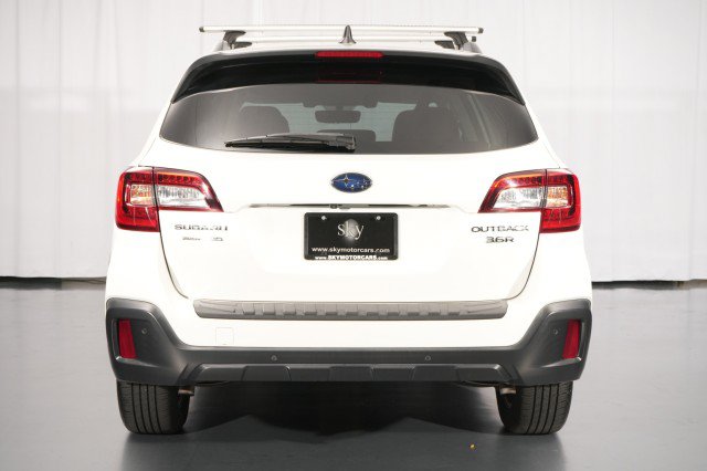 Used 2018 Subaru Outback 3.6R Touring AWD/4WD image 13