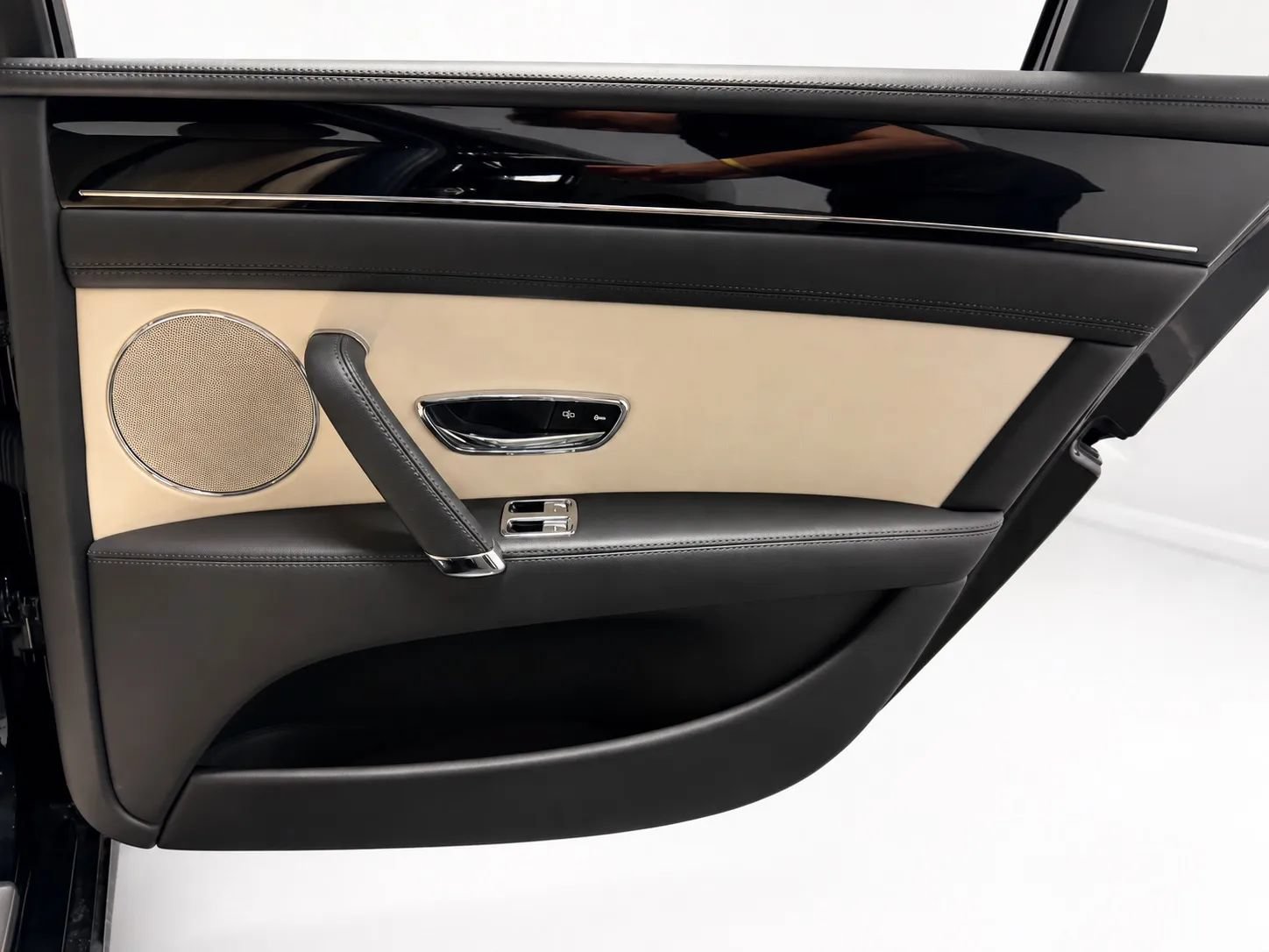 Used 2015 Bentley Flying Spur V8 AWD/4WD image 28