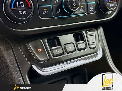 Used 2021 GMC Terrain SLE w/ Driver Convenience Package FWD image 19