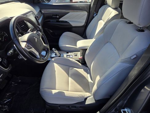 Used 2022 Mitsubishi Outlander SEL image 14