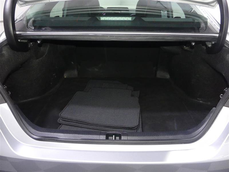 Used 2023 Toyota Camry XSE FWD image 9