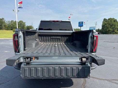 Used 2024 GMC Sierra 2500 AT4 w/ AT4 Preferred Package AWD/4WD image 5