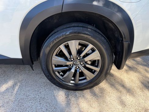 Used 2022 Nissan Pathfinder SV FWD image 13