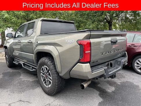Used 2024 Toyota Tacoma TRD Sport AWD/4WD image 5