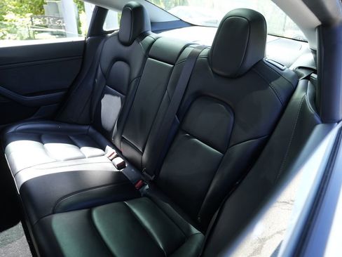 Used 2021 Tesla Model 3 Standard Range Plus RWD image 18