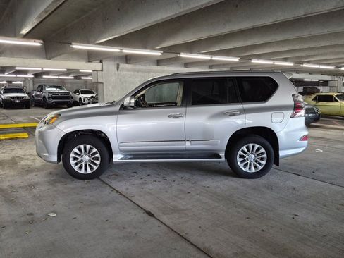Used 2016 Lexus GX 460 w/ Premium Package AWD/4WD image 8