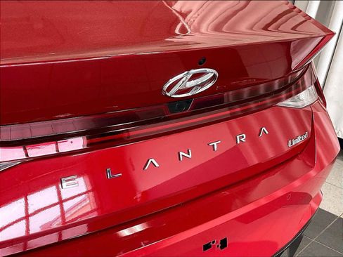 Certified 2023 Hyundai Elantra Limited FWD image 29