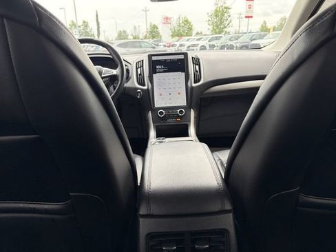 Used 2023 Ford Edge SEL AWD/4WD image 16