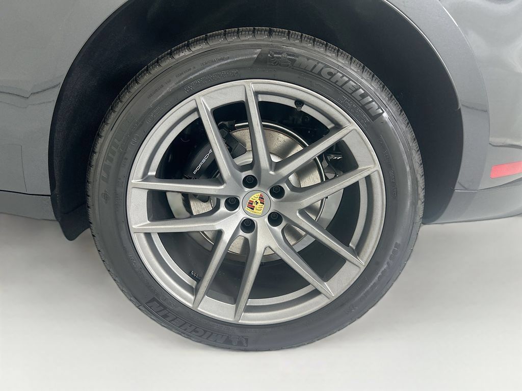 Used 2026 Porsche Macan AWD/4WD image 31