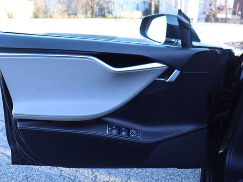 Used 2016 Tesla Model S 85D image 22
