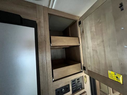 Used 2015 Mercedes-Benz Sprinter 3500 image 30