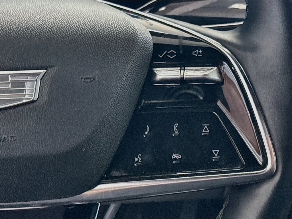 Used 2024 Cadillac Lyriq Luxury AWD/4WD image 39