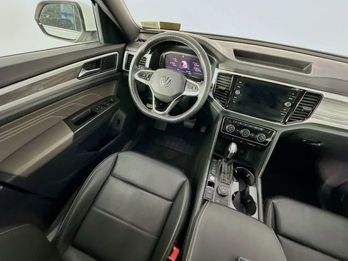 Used 2022 Volkswagen Atlas Cross Sport SE image 9