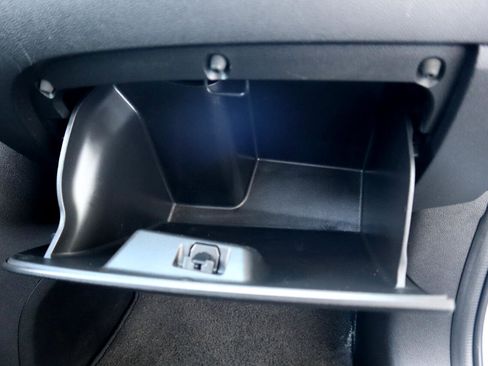 Used 2013 MAZDA MAZDA2 Sport image 36