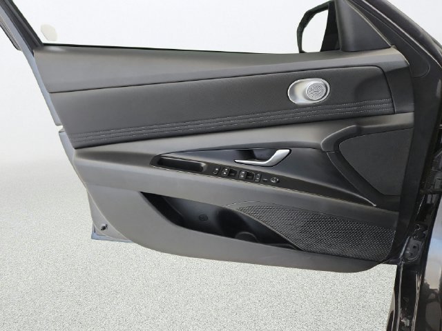 Used 2021 Hyundai Elantra SEL w/ Convenience Package FWD image 21