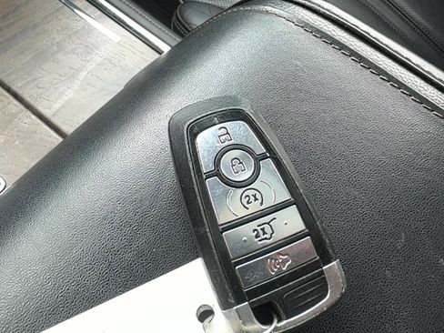 Used 2018 Ford Expedition Platinum AWD/4WD image 37