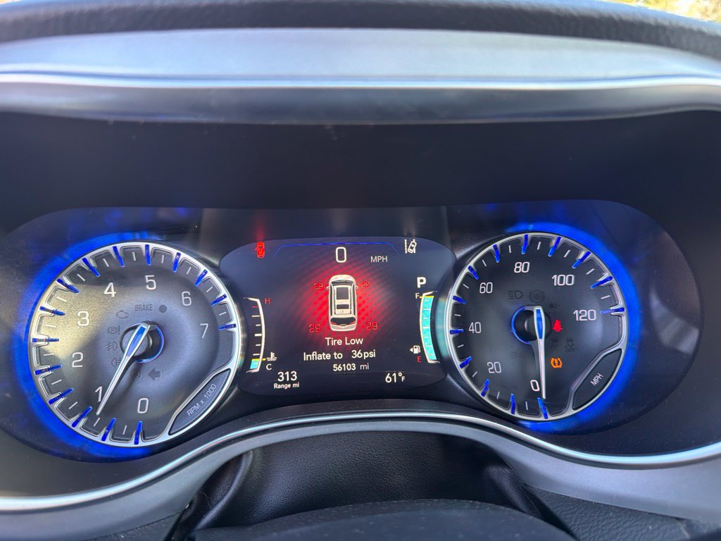 Used 2025 Chrysler Pacifica Limited FWD image 14
