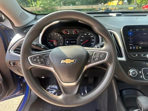 Used 2023 Chevrolet Malibu LS FWD image 32