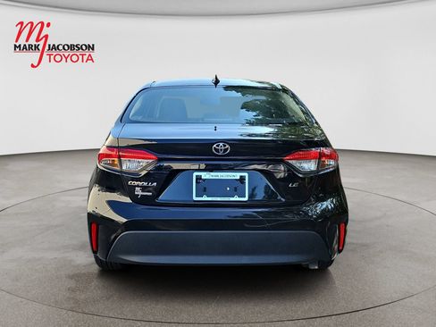 Used 2024 Toyota Corolla LE FWD image 11