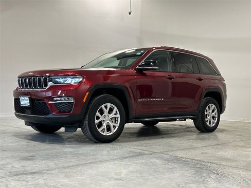 Used 2022 Jeep Grand Cherokee Limited image 2