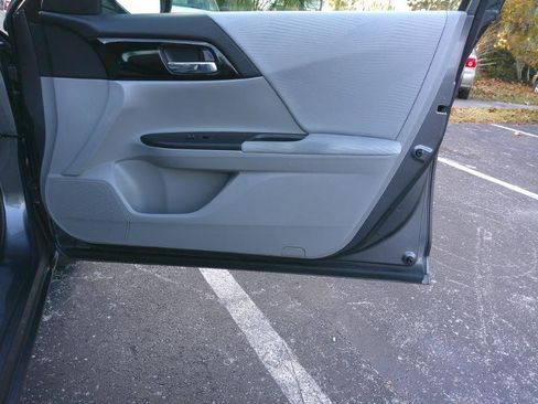 Used 2017 Honda Accord LX image 24