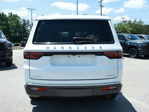 Used 2022 Jeep Wagoneer Series III AWD/4WD image 7