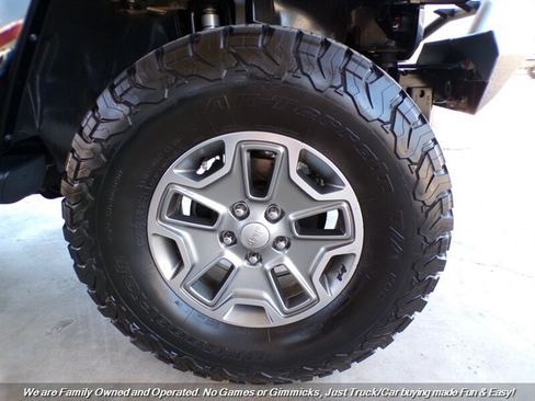 Used 2017 Jeep Wrangler Unlimited Sport AWD/4WD image 37