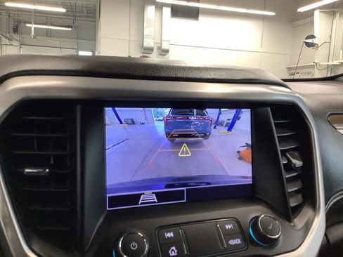 Used 2023 GMC Acadia SLE w/ Driver Convenience Package FWD image 11