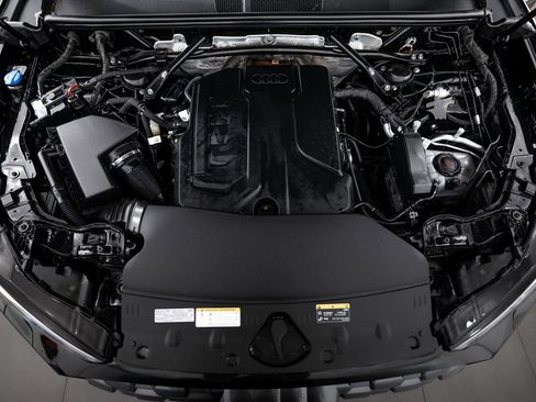 Certified 2025 Audi Q5 Premium w/ Convenience Package image 19