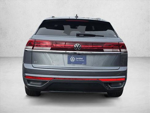 Used 2024 Volkswagen Atlas Cross Sport SE image 5