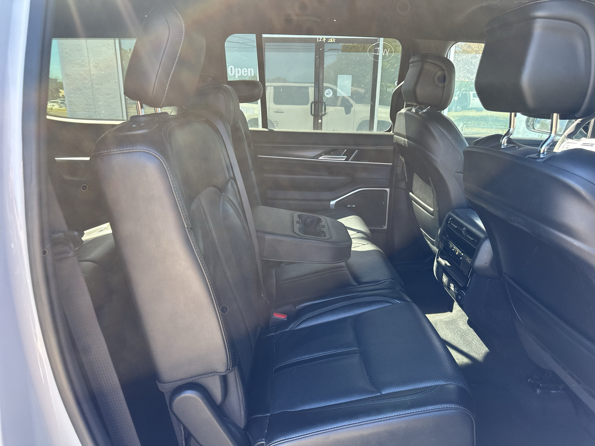 Used 2024 Jeep Wagoneer Series II w/ Flexible Seating Group RWD image 13