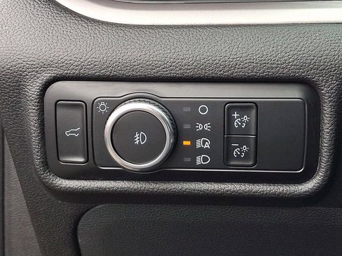 Used 2023 Ford Explorer XLT w/ Equipment Group 202A AWD/4WD image 26