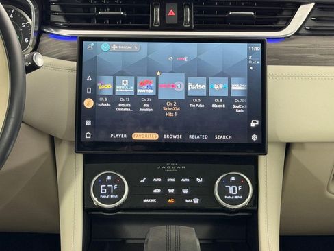 New 2023 Jaguar F-PACE S image 23