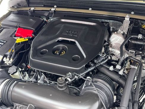 Used 2025 Jeep Wrangler Unlimited Rubicon image 61