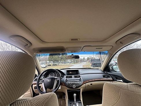 Used 2011 Honda Accord EX image 10