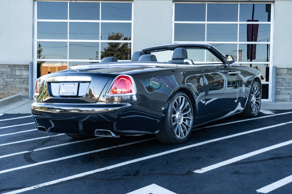 Used 2018 Rolls-Royce Dawn RWD image 12