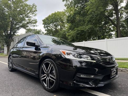 Used 2017 Honda Accord Sport Special Edition image 4