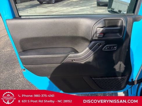 Used 2018 Jeep Wrangler Unlimited Sahara AWD/4WD image 10