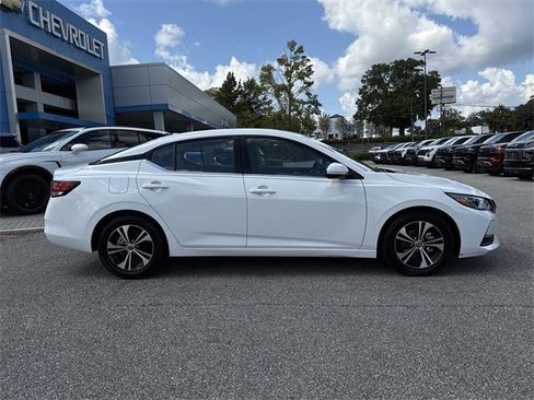 Used 2022 Nissan Sentra SV image 3