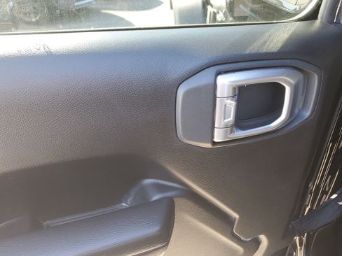 Used 2019 Jeep Wrangler Unlimited Rubicon image 18