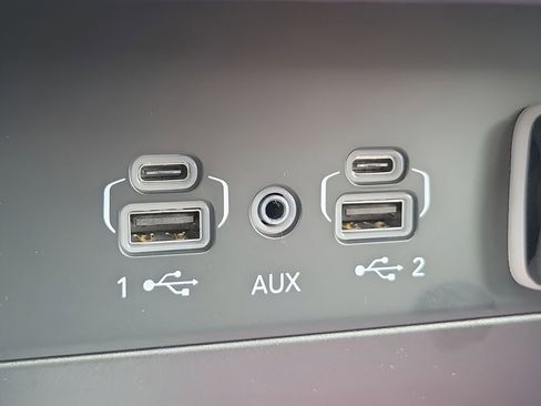 New 2025 Jeep Grand Cherokee L Laredo image 32