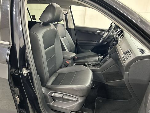 Used 2019 Volkswagen Tiguan SE w/ Panoramic Sunroof Package AWD/4WD image 23