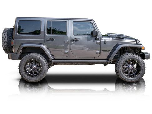 Used 2016 Jeep Wrangler Unlimited Rubicon w/ Connectivity Group image 2
