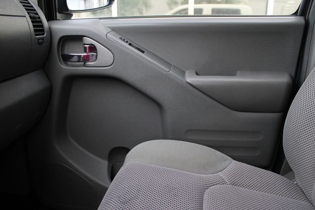 Used 2019 Nissan Frontier SV AWD/4WD image 17