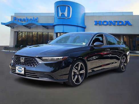 Used 2024 Honda Accord Sport image 3