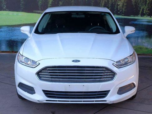 Used 2014 Ford Fusion SE FWD image 2