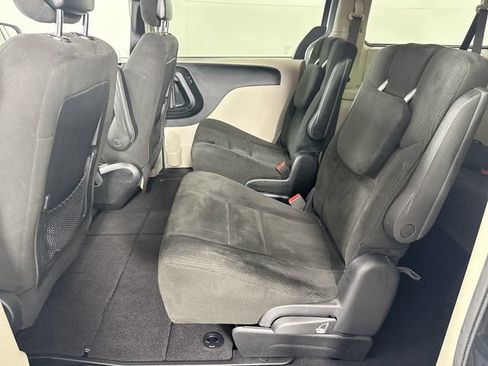 Used 2015 Dodge Grand Caravan SE FWD image 22