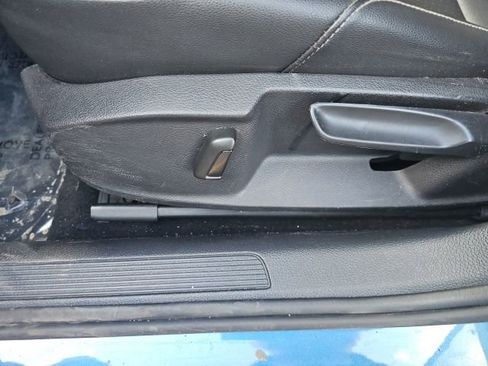 Used 2021 Volkswagen Golf 4-Door image 15