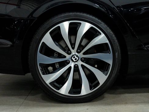 Used 2021 Bentley Flying Spur V8 AWD/4WD image 32